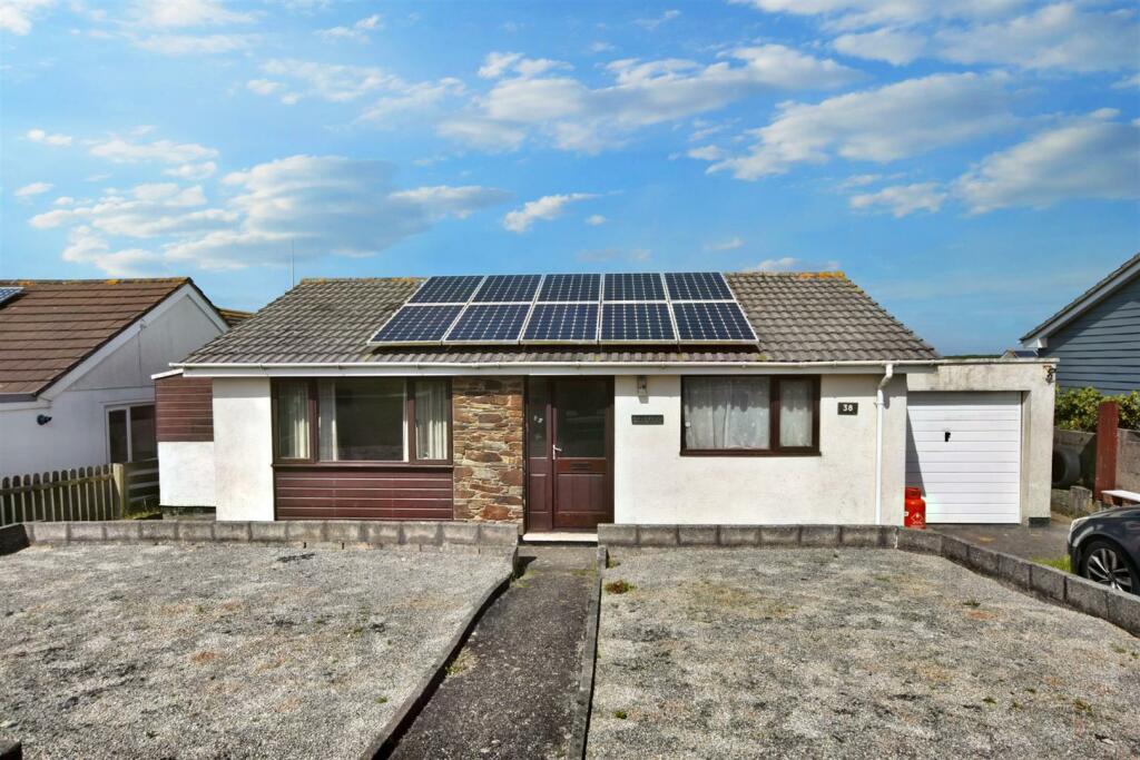 2 bedroom detached bungalow for sale in Atlantic Way, Porthtowan, Truro