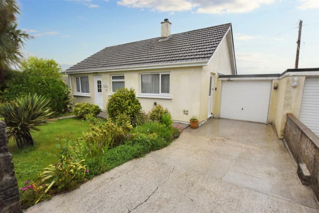 2 bedroom bungalow for sale in Lanmoor Estate, Lanner, Redruth, TR16
