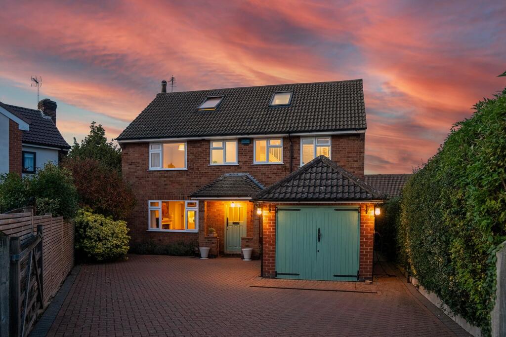 Main image of property: Banks Crescent, Bingham, NG13