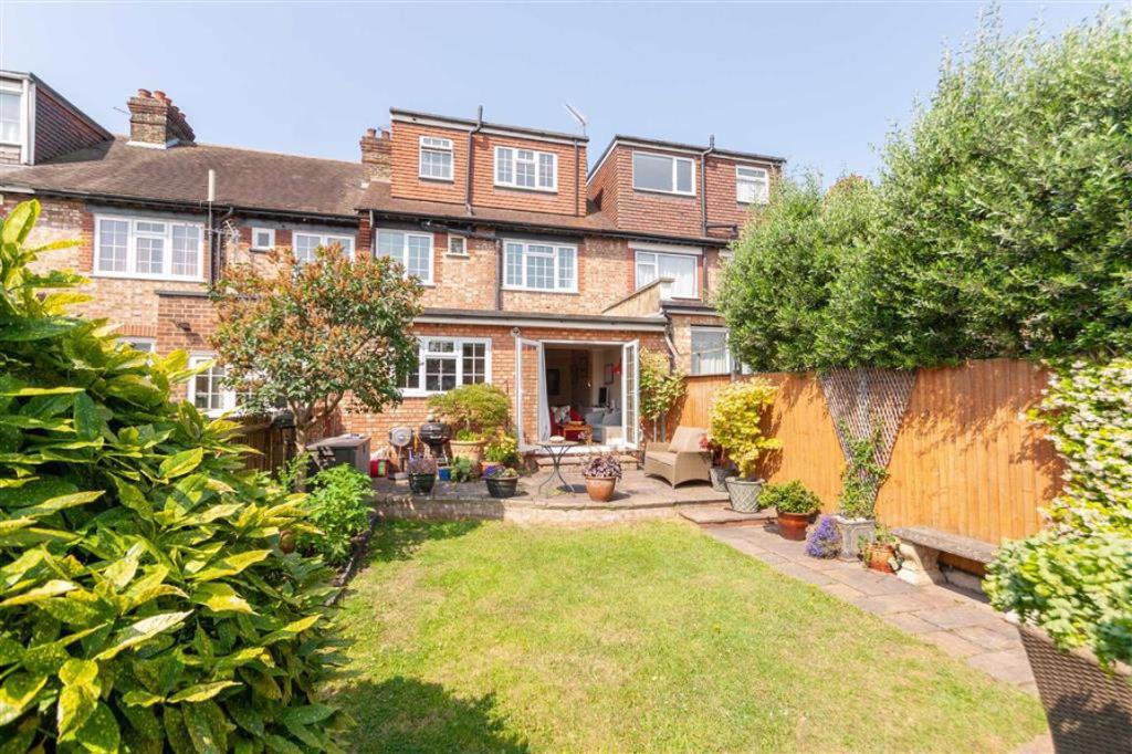 4 bedroom terraced house for sale in Eastbourne Avenue, London, W3