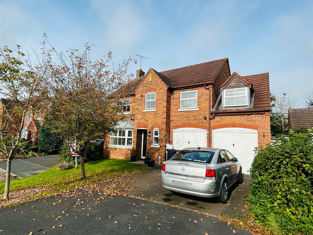 5 bedroom detached house for sale in St. Laurence Way, BidfordOnAvon