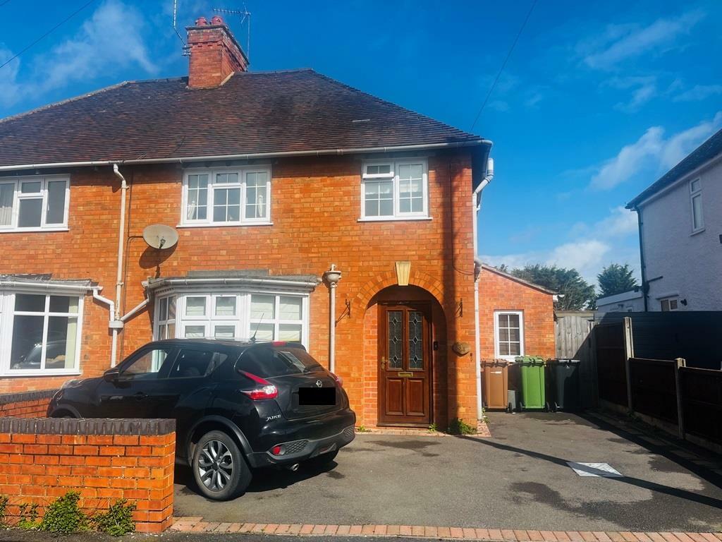 3 bedroom semidetached house for sale in Albert Road, Evesham, WR11