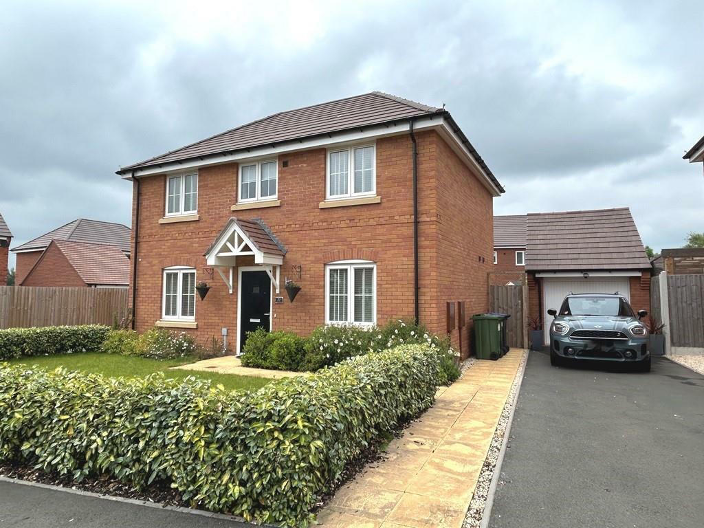 3 bedroom detached house for sale in Valor Drive, Bidfordonavon, B50