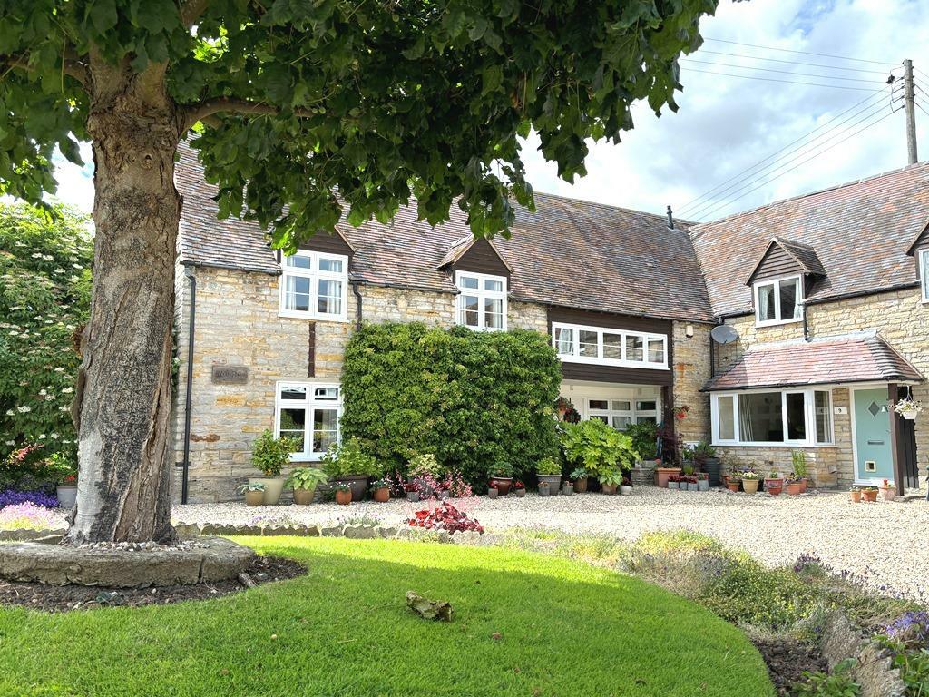 4 bedroom barn conversion for sale in East Side, North Littleton, Evesham, WR11