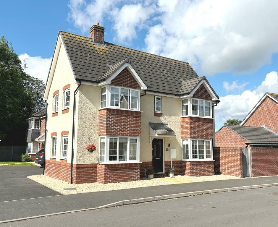 3 bedroom detached house for sale in Bomford Way, Salford Priors