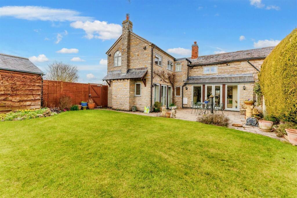 Main image of property: Stratford Road, Bidford-On-Avon
