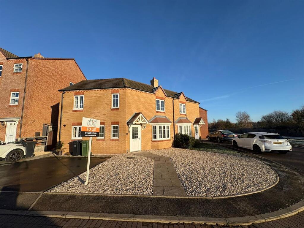 Main image of property: Poppy Close, Evesham