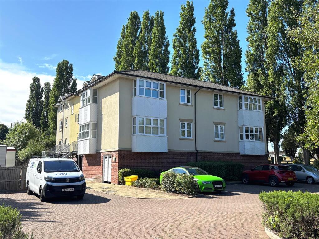 Main image of property: Waterside, Evesham