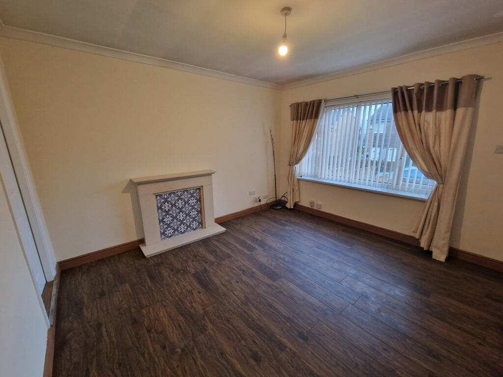 Additional property image - Highlands Grove, Bradford, West Yorkshire, BD7