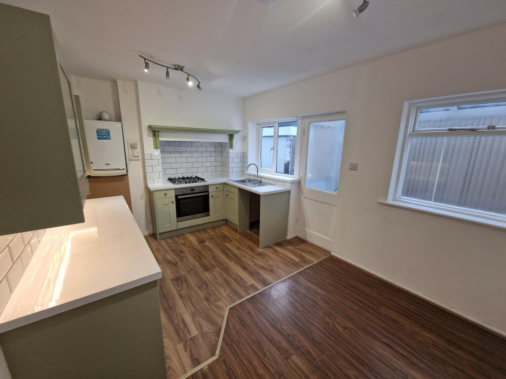 Additional property image - Highlands Grove, Bradford, West Yorkshire, BD7