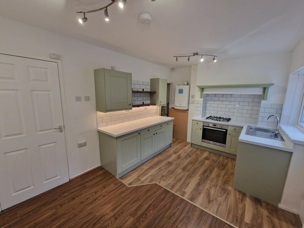 Additional property image - Highlands Grove, Bradford, West Yorkshire, BD7
