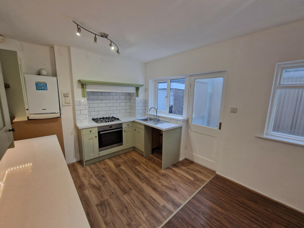 Additional property image - Highlands Grove, Bradford, West Yorkshire, BD7