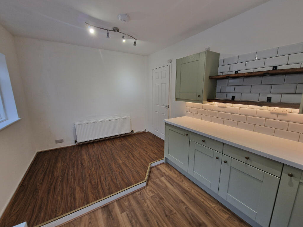 Additional property image - Highlands Grove, Bradford, West Yorkshire, BD7
