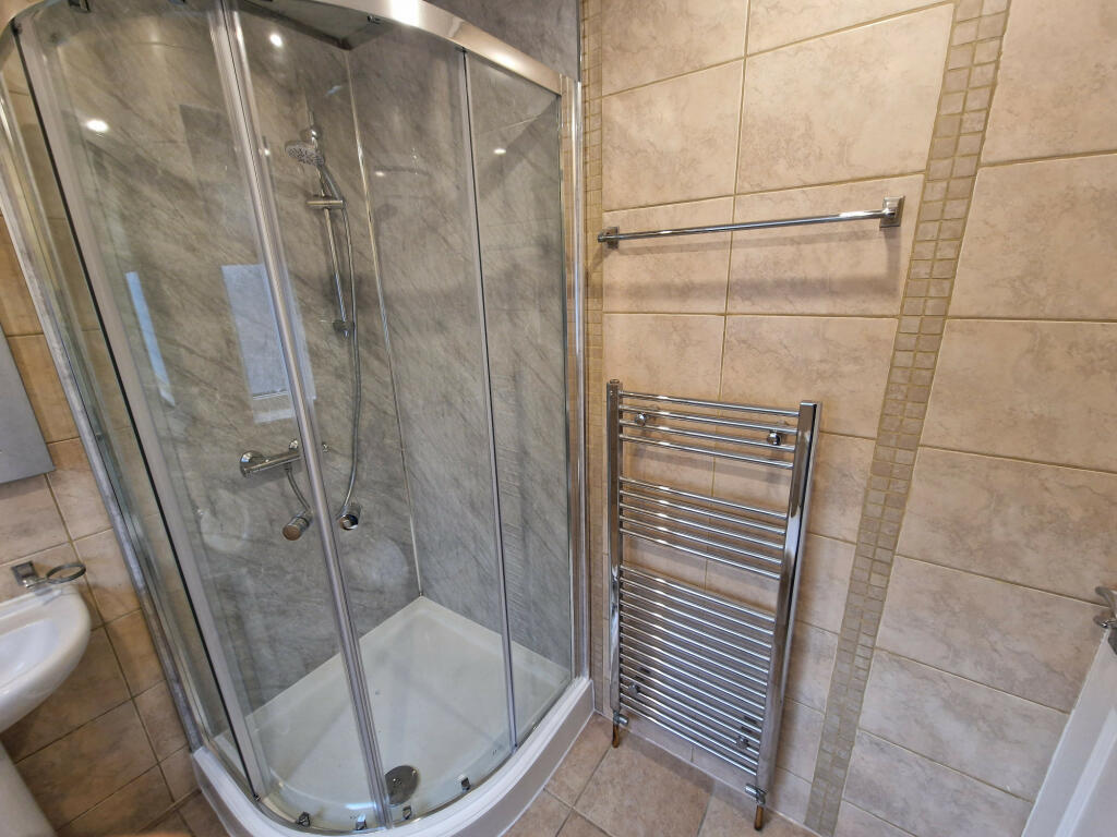 Additional property image - Highlands Grove, Bradford, West Yorkshire, BD7