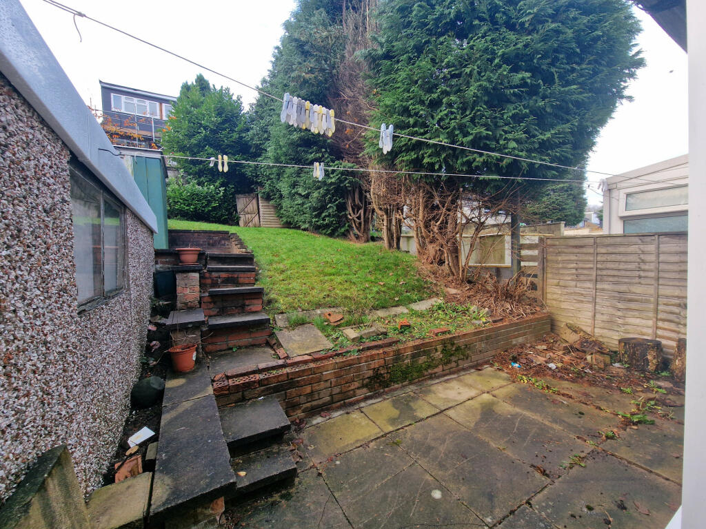 Additional property image - Highlands Grove, Bradford, West Yorkshire, BD7