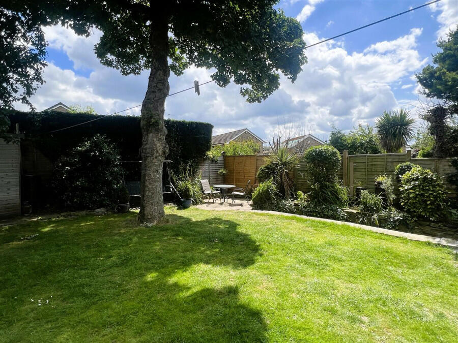 Additional property image - Sellerdale Rise, Bradford, West Yorkshire, BD12