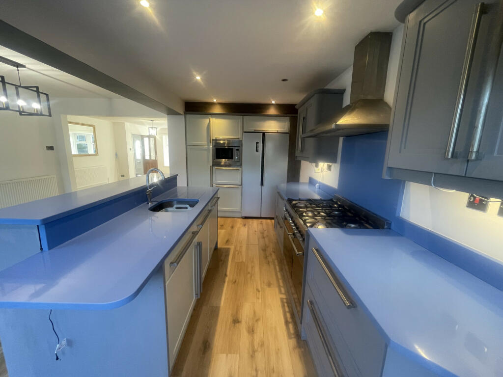 Additional property image - Sellerdale Rise, Bradford, West Yorkshire, BD12