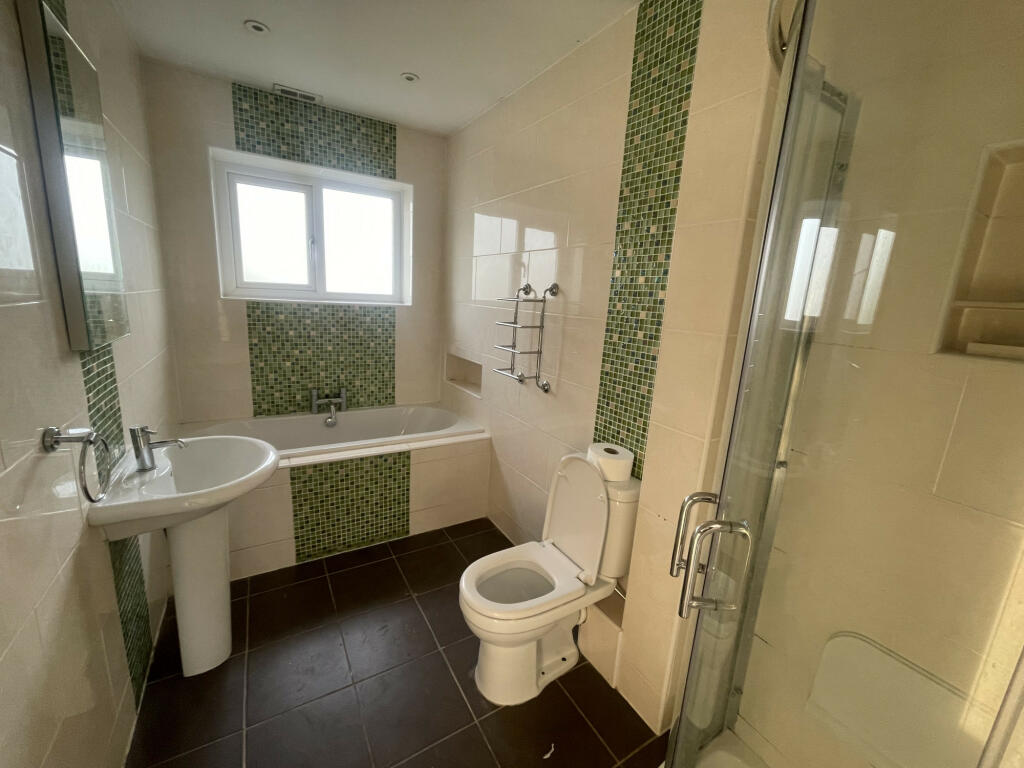 Additional property image - Sellerdale Rise, Bradford, West Yorkshire, BD12