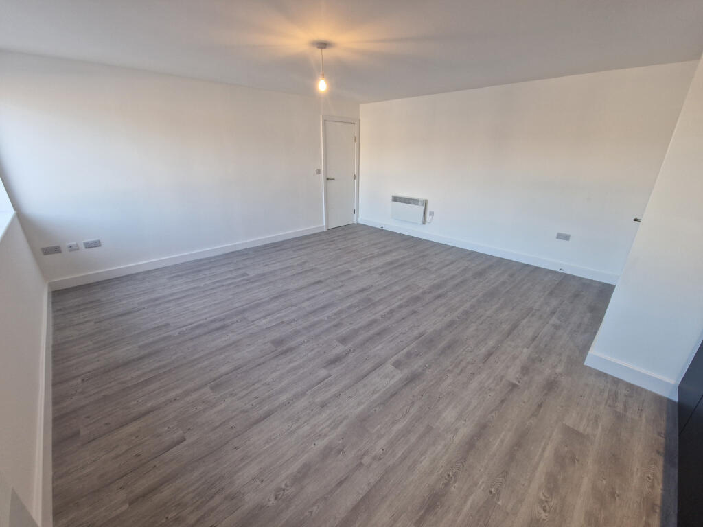 Additional property image - Bingley Rd, Bradford, West Yorkshire, BD9