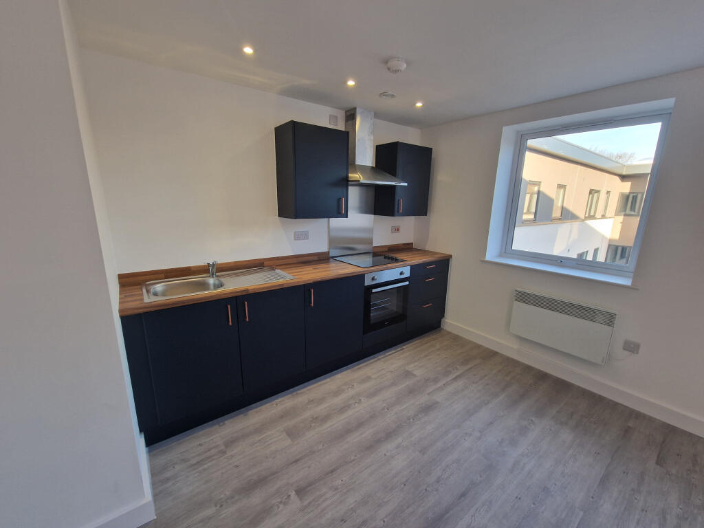 Additional property image - Bingley Rd, Bradford, West Yorkshire, BD9