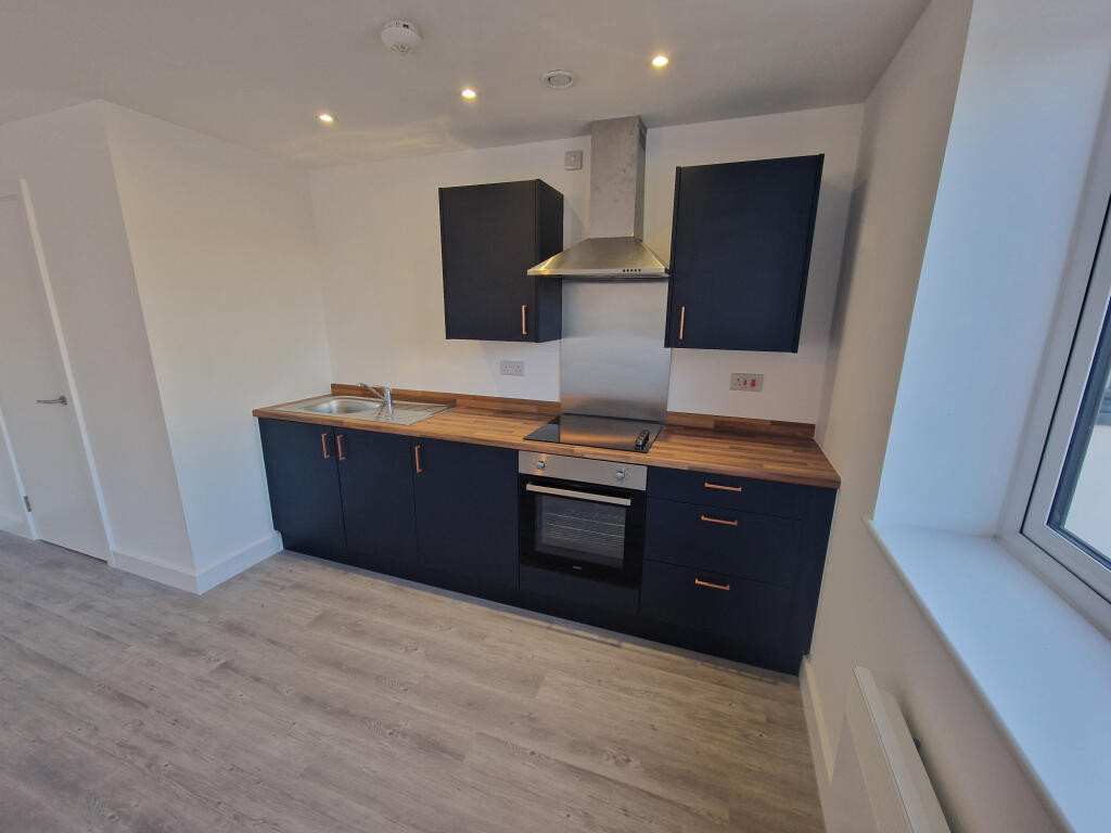 Additional property image - Bingley Rd, Bradford, West Yorkshire, BD9