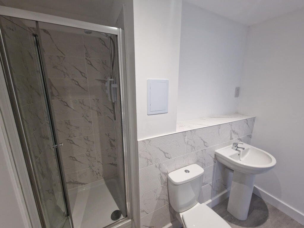 Additional property image - Bingley Rd, Bradford, West Yorkshire, BD9