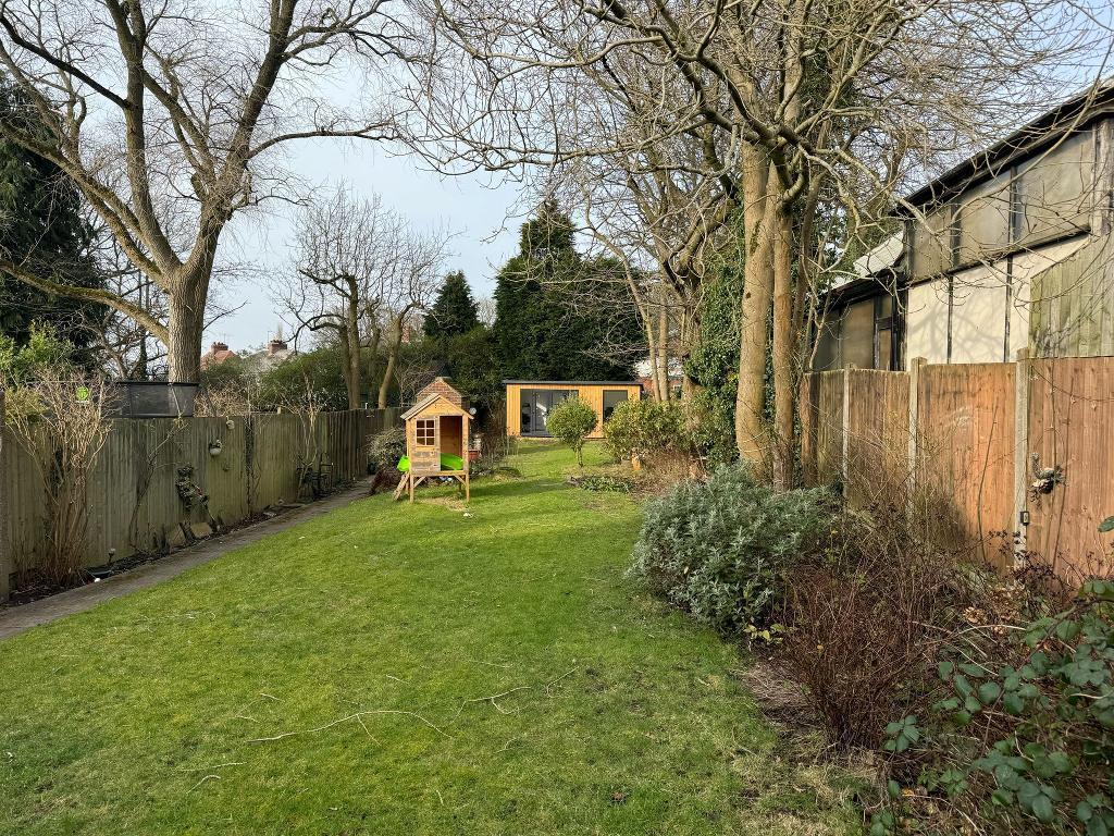 Additional property image - Castle Road East, Oldbury, Birmingham, B68 9BJ