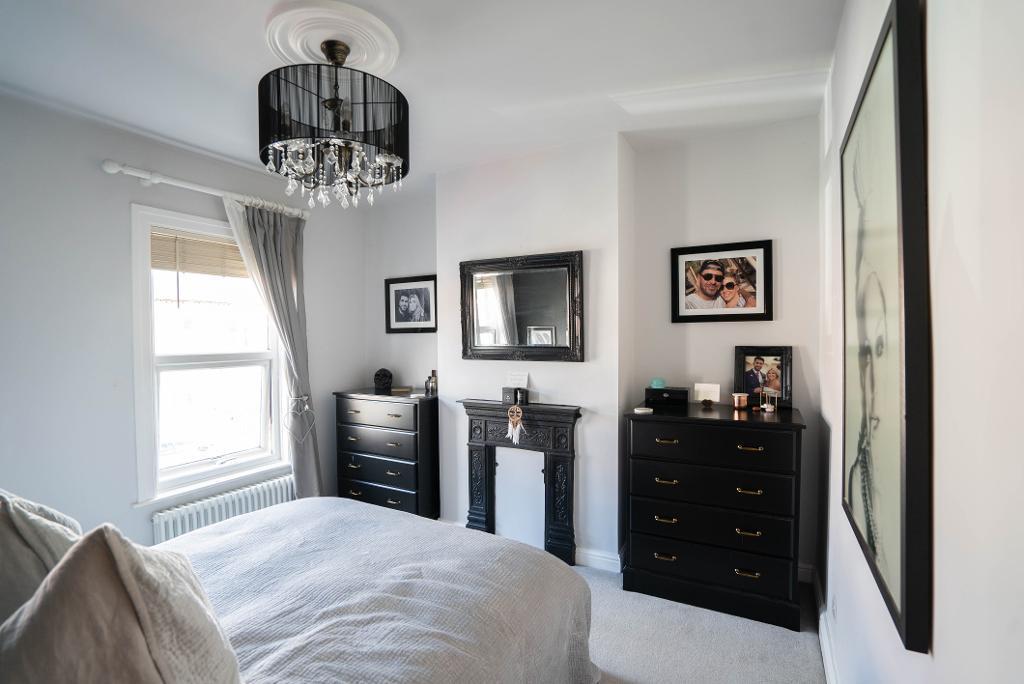 2 bedroom terraced house for sale in Earls Court Road, Harborne