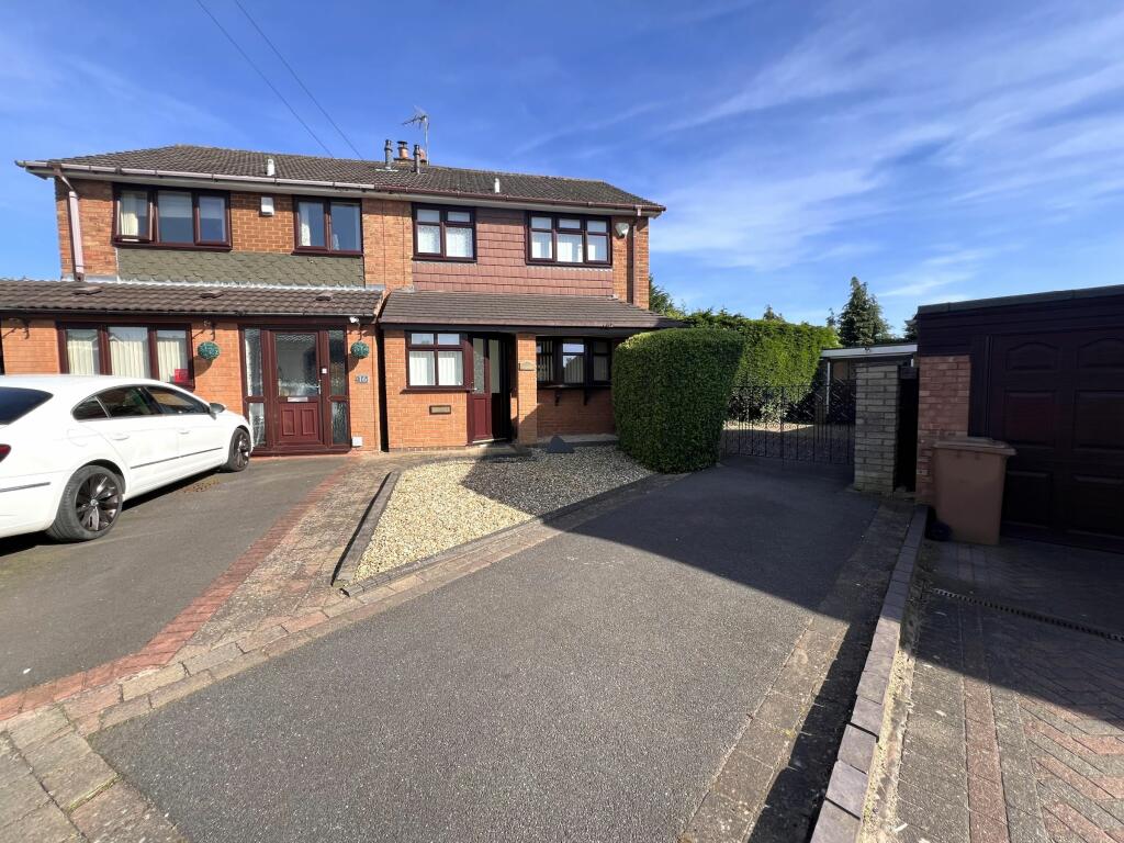 3 bedroom semidetached house for sale in Colliers Close, Willenhall, WV12