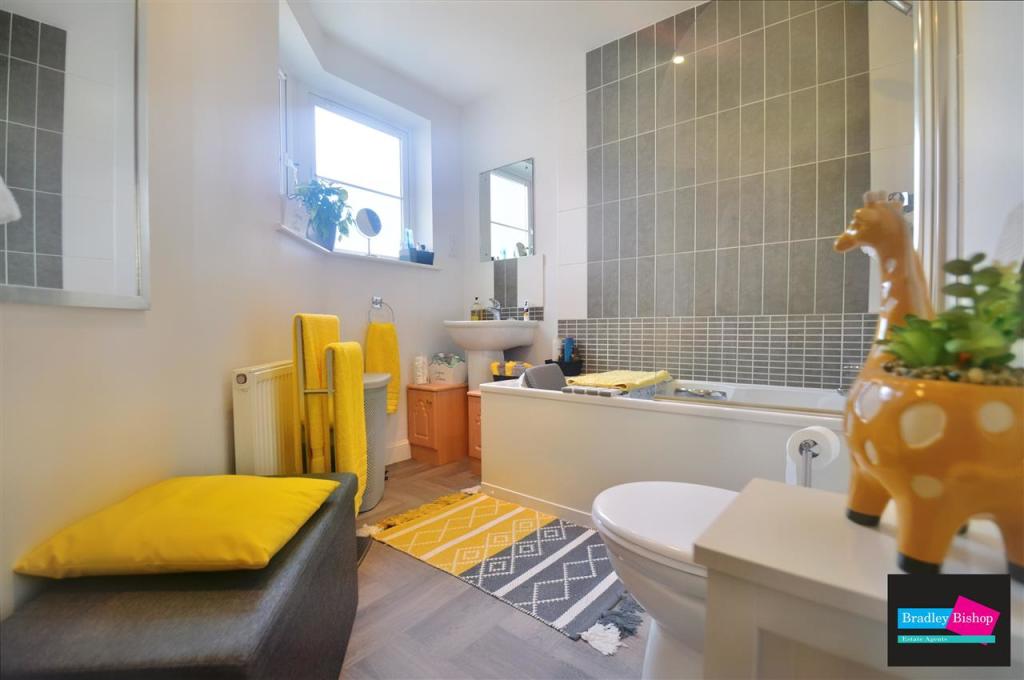 1 bedroom apartment for sale in Sir John Fogge Avenue, Repton Park