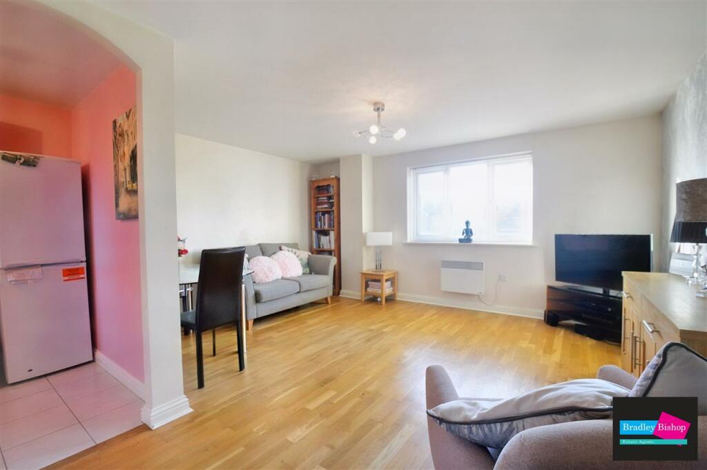 2 bedroom for sale in Forest Avenue, Orchard Heights