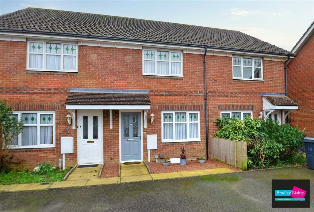 2 bedroom terraced house for sale in Chaffinch Drive, Kingsnorth