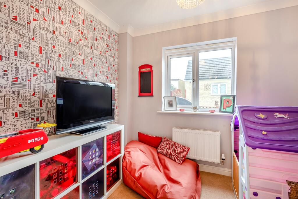 5 bedroom detached house for sale in Glinton Road, Helpston