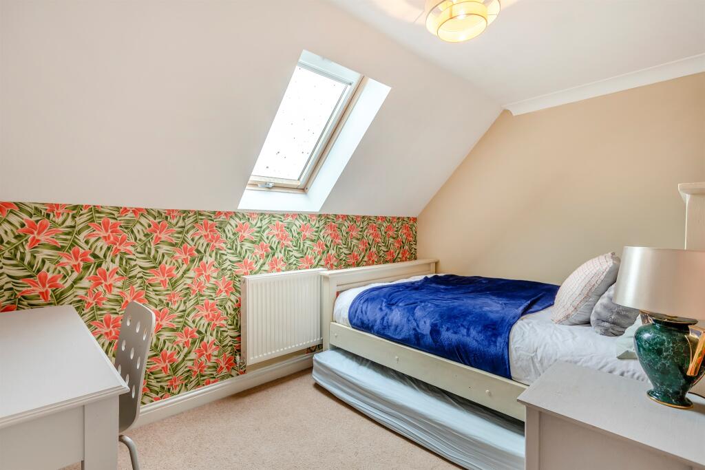 5 bedroom detached house for sale in Glinton Road, Helpston