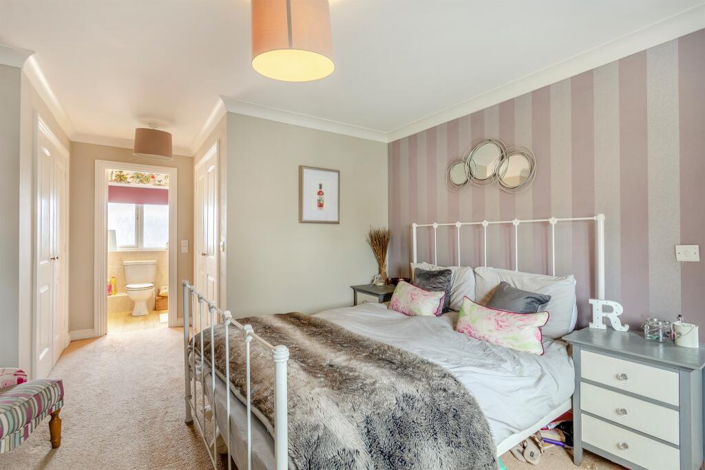 5 bedroom detached house for sale in Glinton Road, Helpston