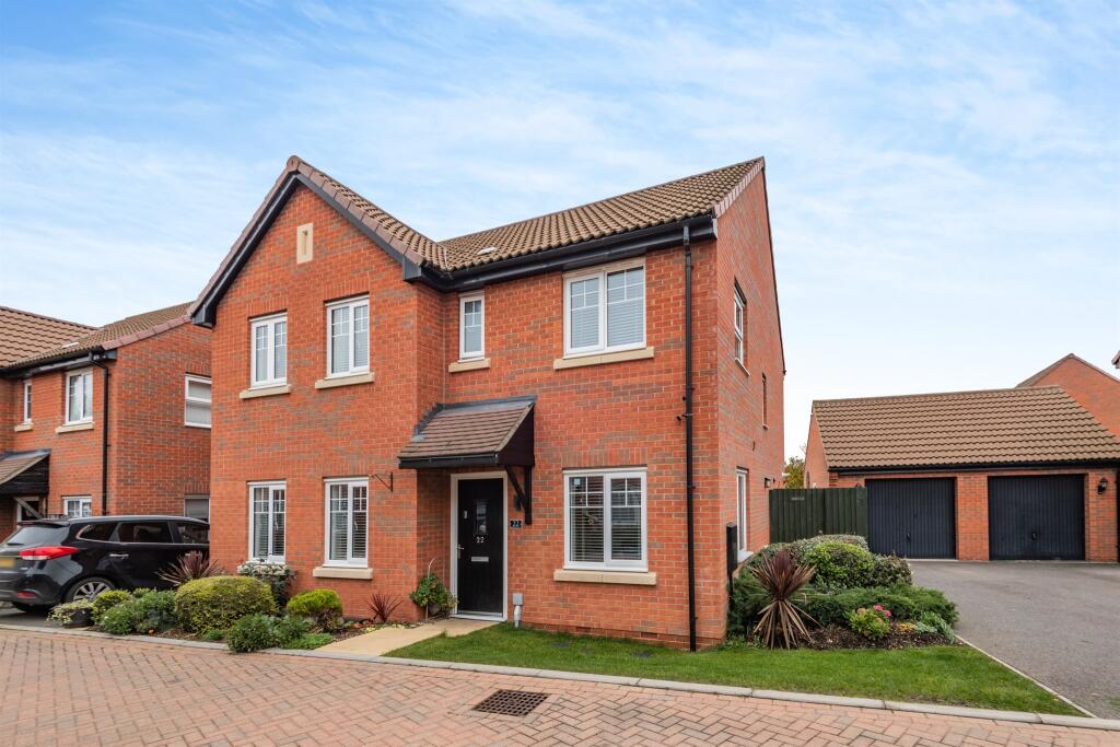 4 bedroom detached house for sale in Cuckoo Close, Helpston