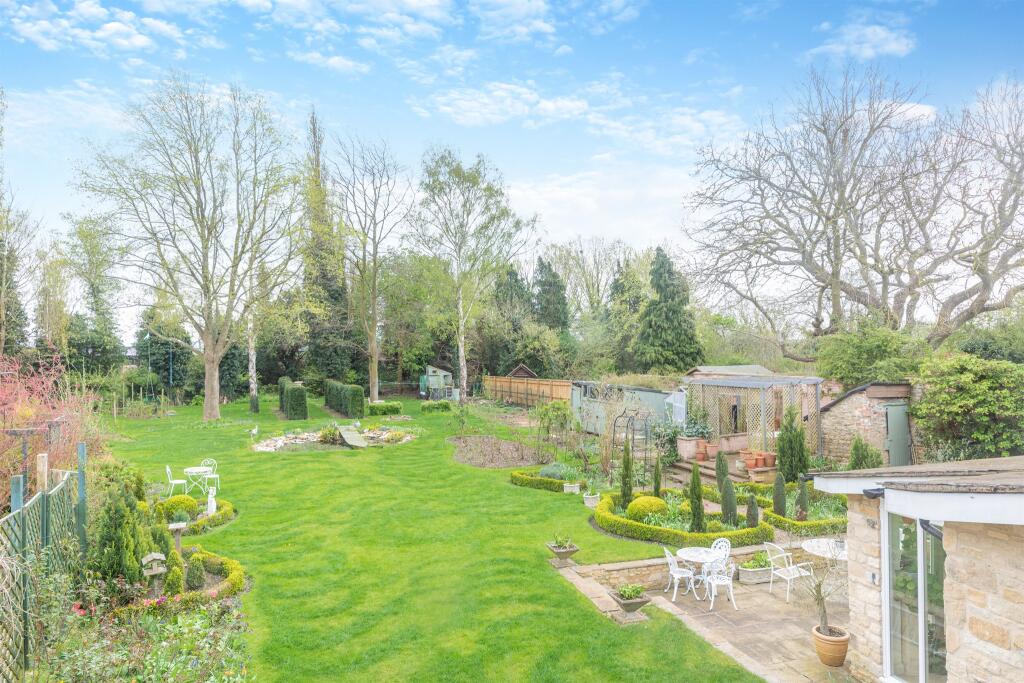 4 bedroom character property for sale in Woodgate, Helpston