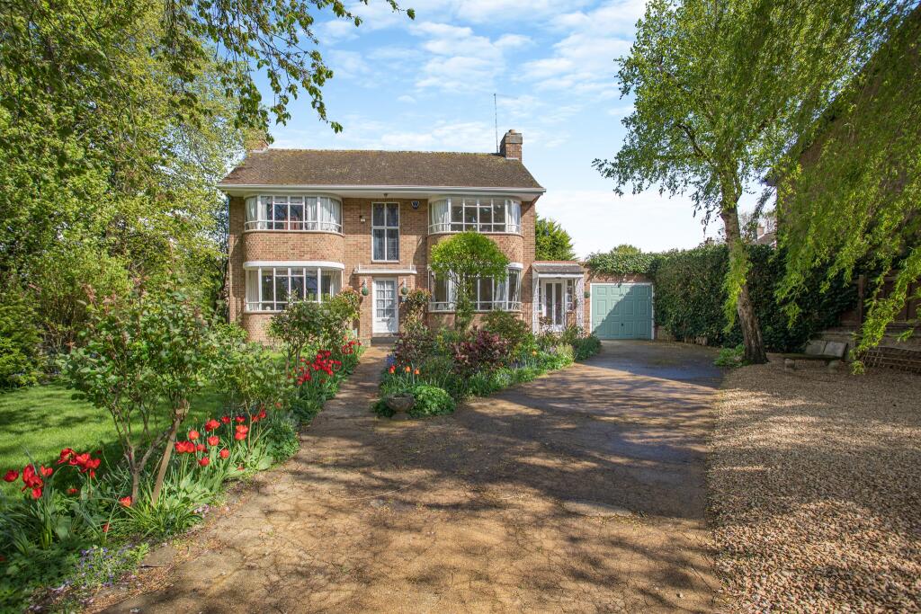 4 bedroom detached house for sale in Cherry Orton Road, Peterborough, PE2