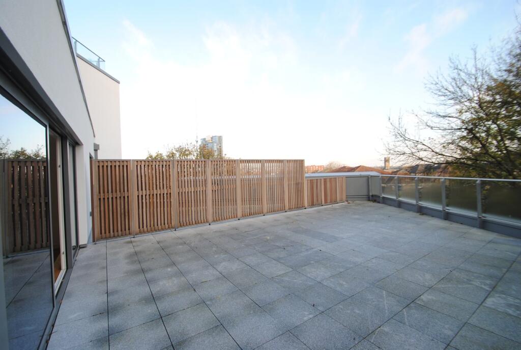 Additional property image - Rossetti Apartments, Saffron Central Square, Croydon, CR0