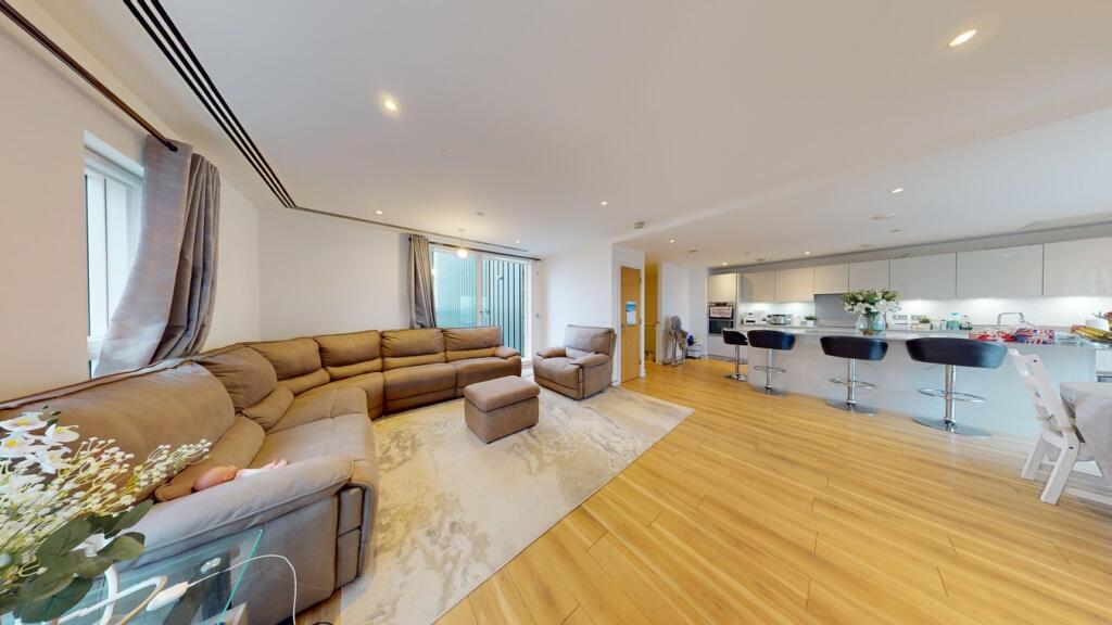 Additional property image - Cherry Orchard Road, Croydon, CR0