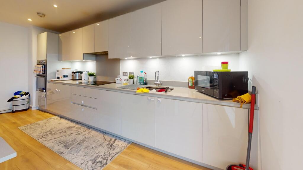 Additional property image - Cherry Orchard Road, Croydon, CR0