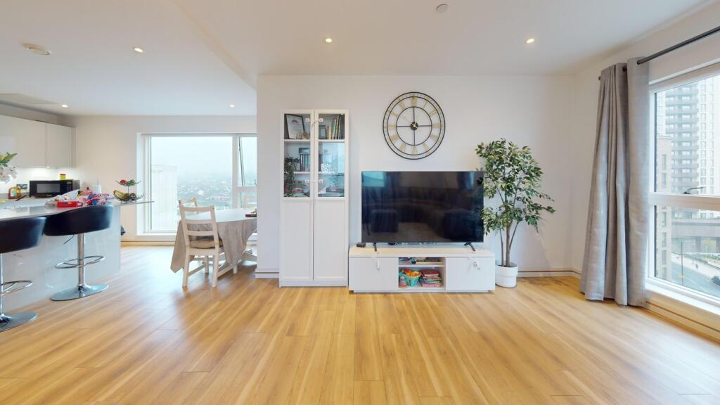 Additional property image - Cherry Orchard Road, Croydon, CR0