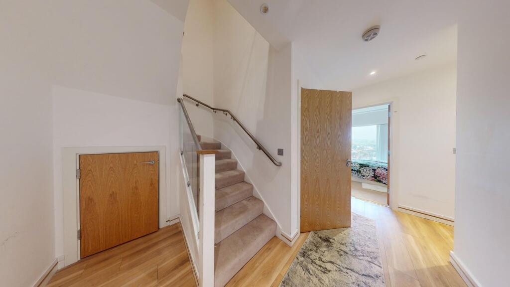 Additional property image - Cherry Orchard Road, Croydon, CR0
