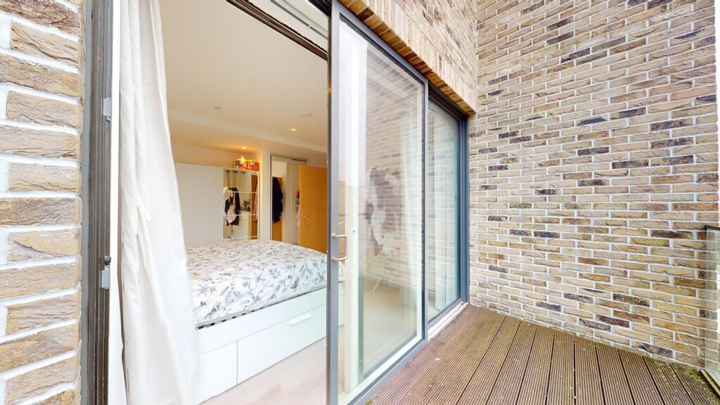 Additional property image - Cherry Orchard Road, Croydon, CR0