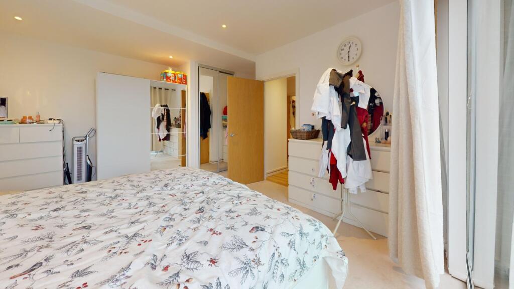 Additional property image - Cherry Orchard Road, Croydon, CR0