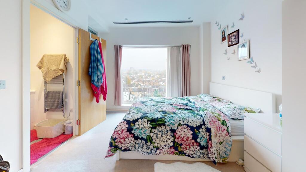Additional property image - Cherry Orchard Road, Croydon, CR0