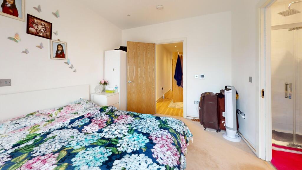 Additional property image - Cherry Orchard Road, Croydon, CR0