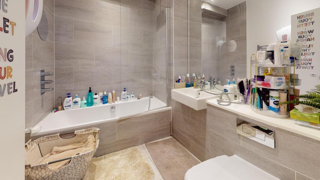 Additional property image - Cherry Orchard Road, Croydon, CR0