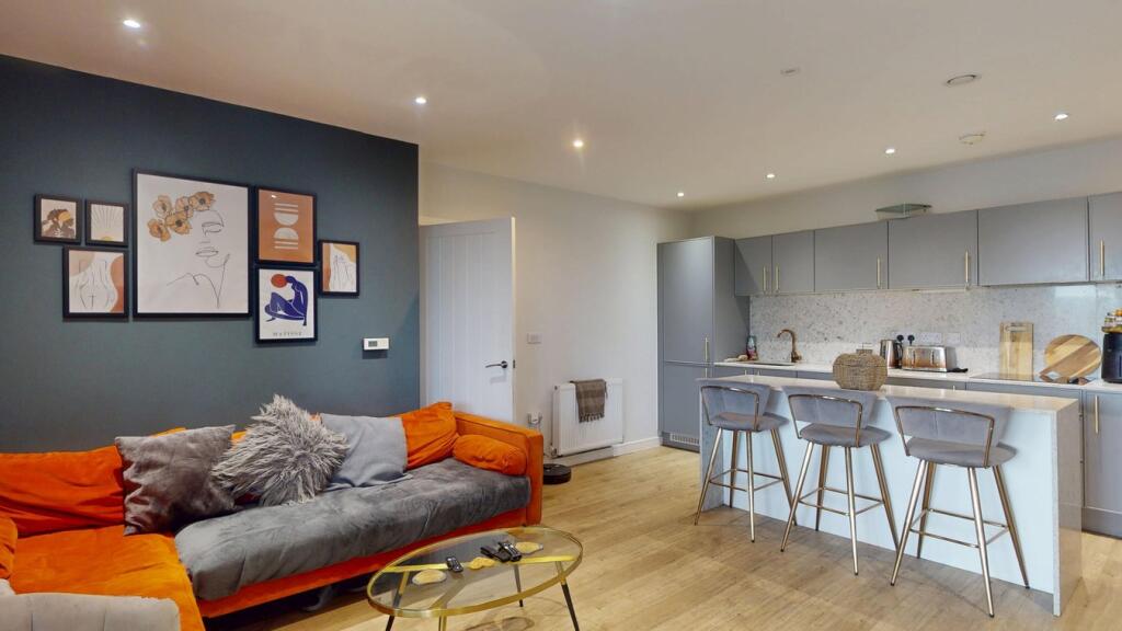 Main image of property: 6 Purley Way, Croydon,, London , CR0