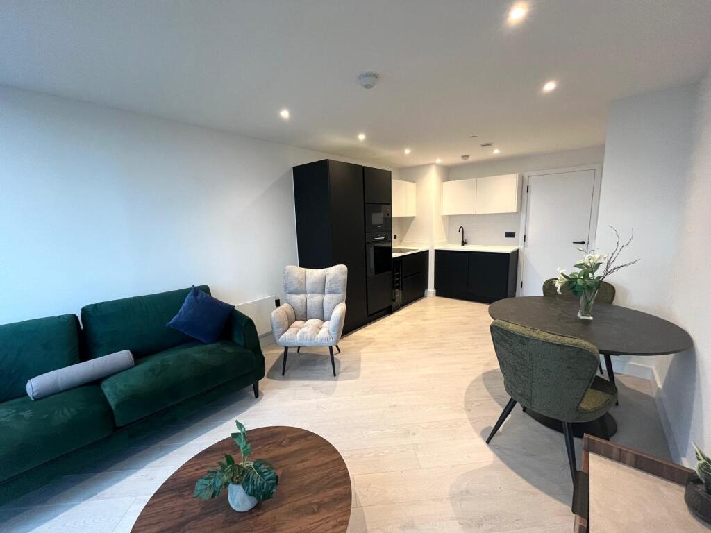 Main image of property: Vista River Tower, Trinity Way, Manchester, 